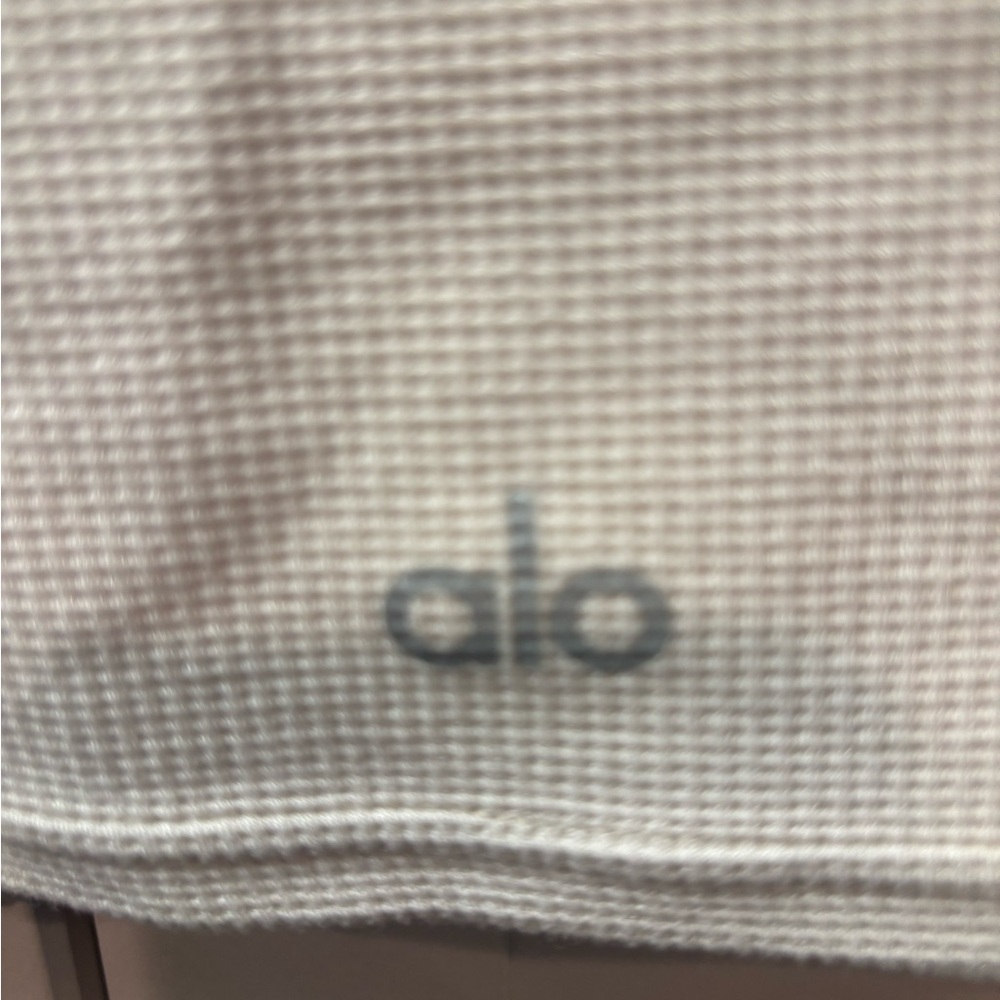 Alo Women's Cream Waffle Short Sleeve Crop Top - Picture 3 of 3